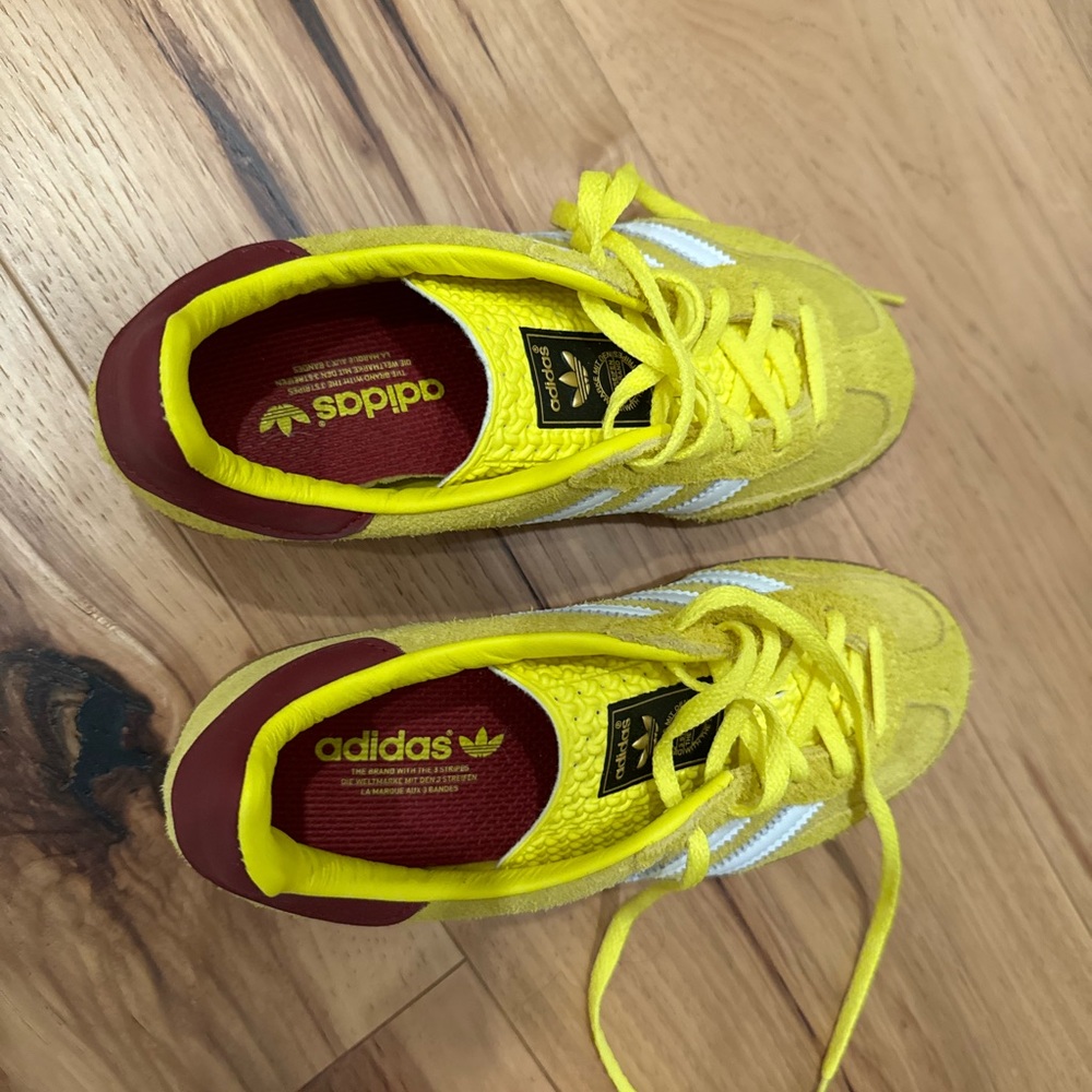 Adidas gazelle never worn yellow mens 5